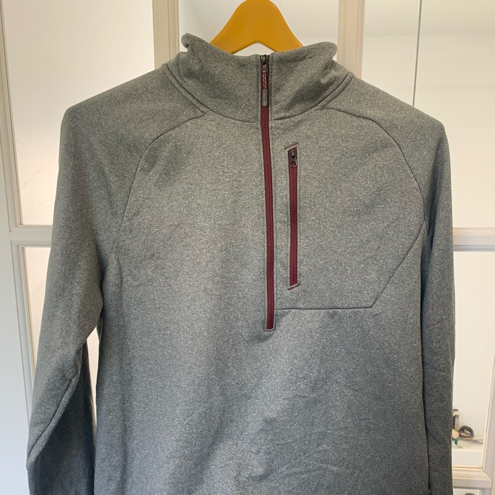 4/$20 L.L. Bean men’s activewear pull over A1